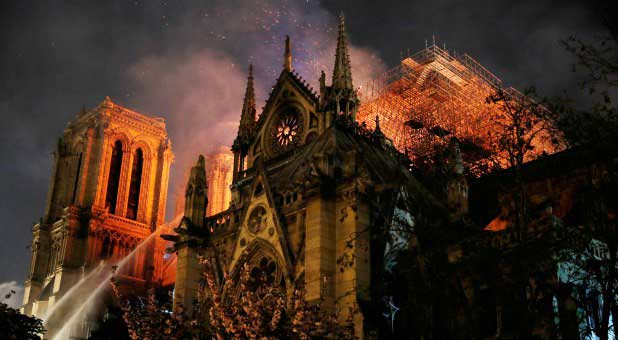 Global Witnessing the Fall of Notre-Dame